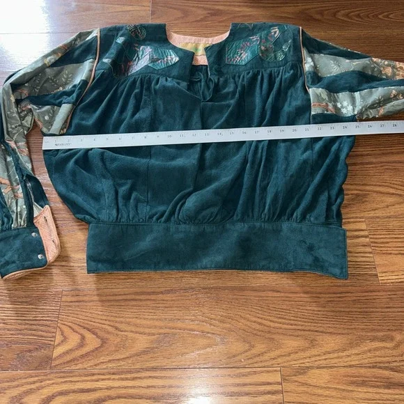 Char & Sher Collectibles Hunter Green Suede Wide Leg Crop Pant & Matching Top‎ - Picture 7 of 14